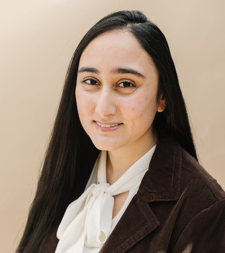 Amna Siddiqui headshot